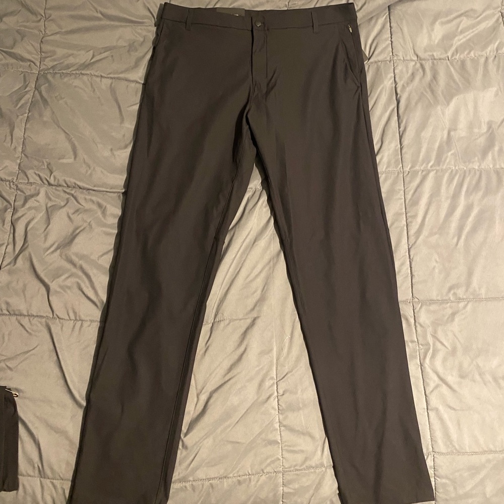 Men’s lulu commission classic pant